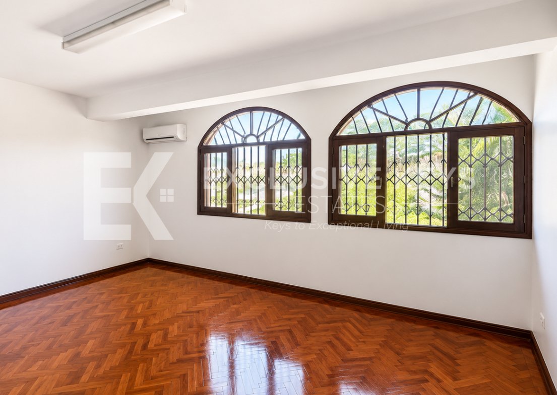 Moradia Institucional de Prestígio | Arrendamento Renda: USD 10.000/mês