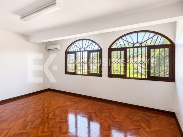 Moradia Institucional de Prestígio | Arrendamento Renda: USD 10.000/mês