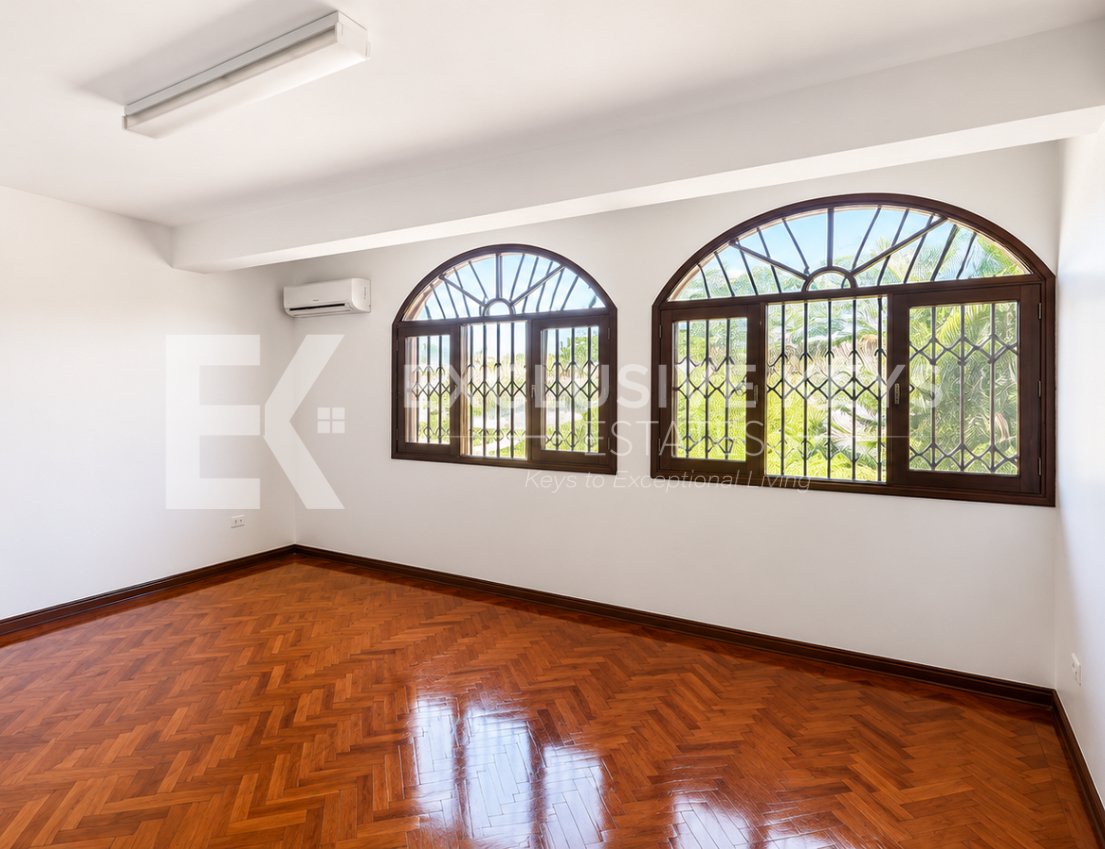 Moradia Institucional de Prestígio | Arrendamento Renda: USD 10.000/mês