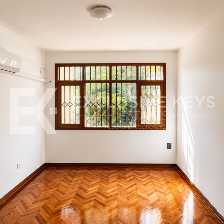 Moradia Institucional de Prestígio | Arrendamento Renda: USD 10.000/mês