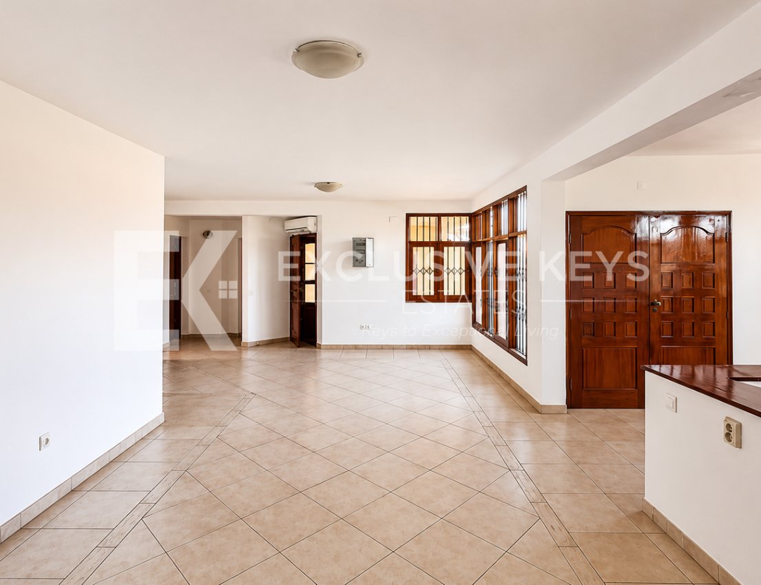 Moradia Institucional de Prestígio | Arrendamento Renda: USD 10.000/mês