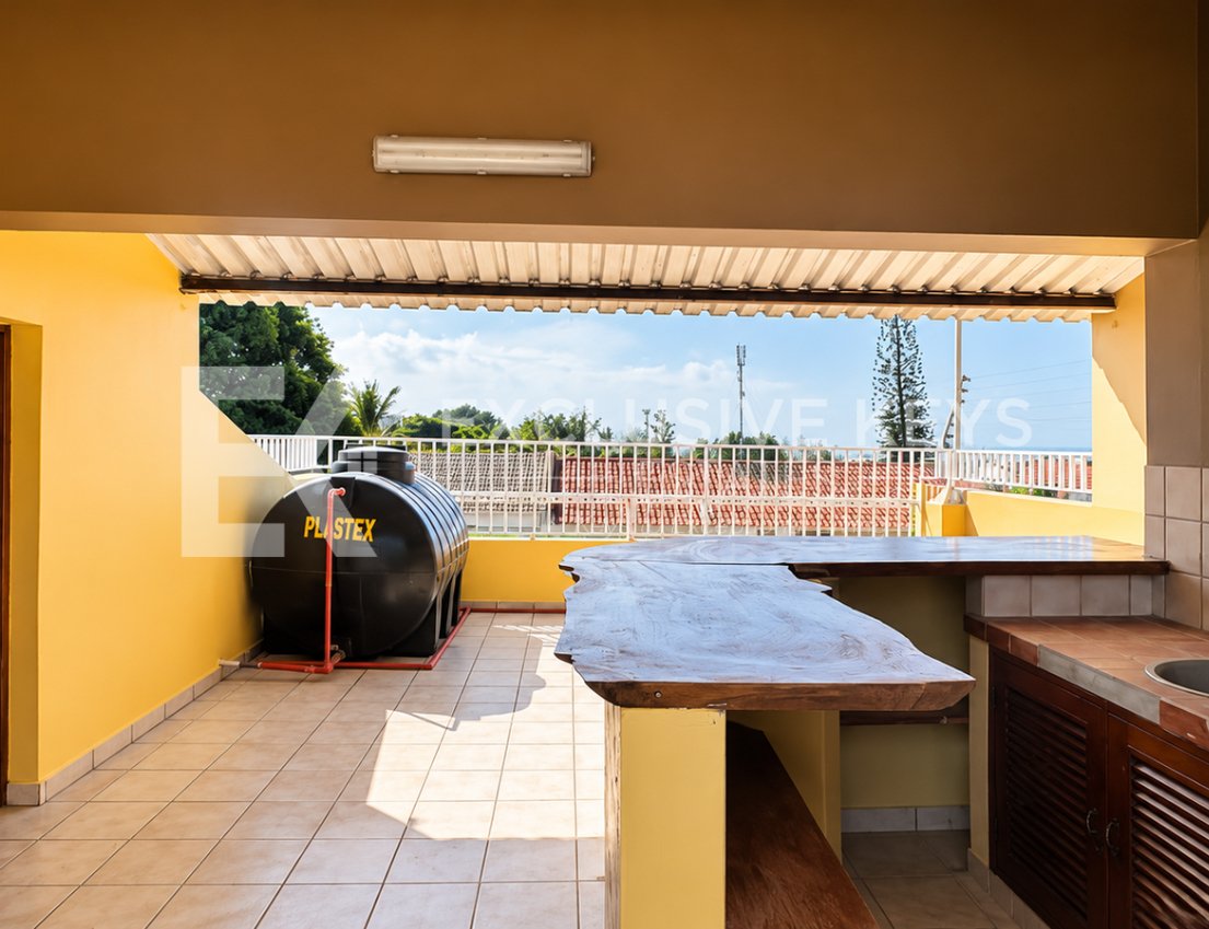 Moradia Institucional de Prestígio | Arrendamento Renda: USD 10.000/mês