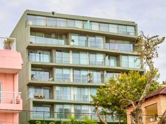 SUPER LUXURIOUS 4-BEDROOM APARTMENT FOR RENT – POLANA