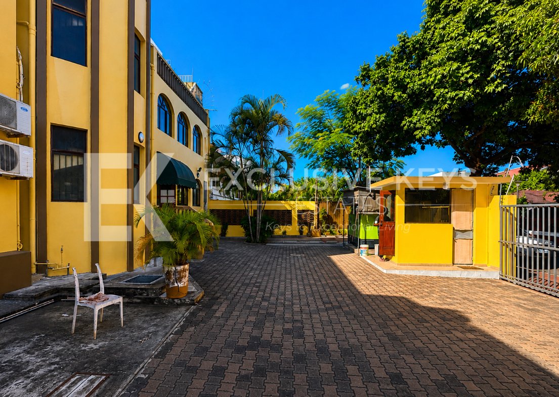 Moradia Institucional de Prestígio | Arrendamento Renda: USD 10.000/mês