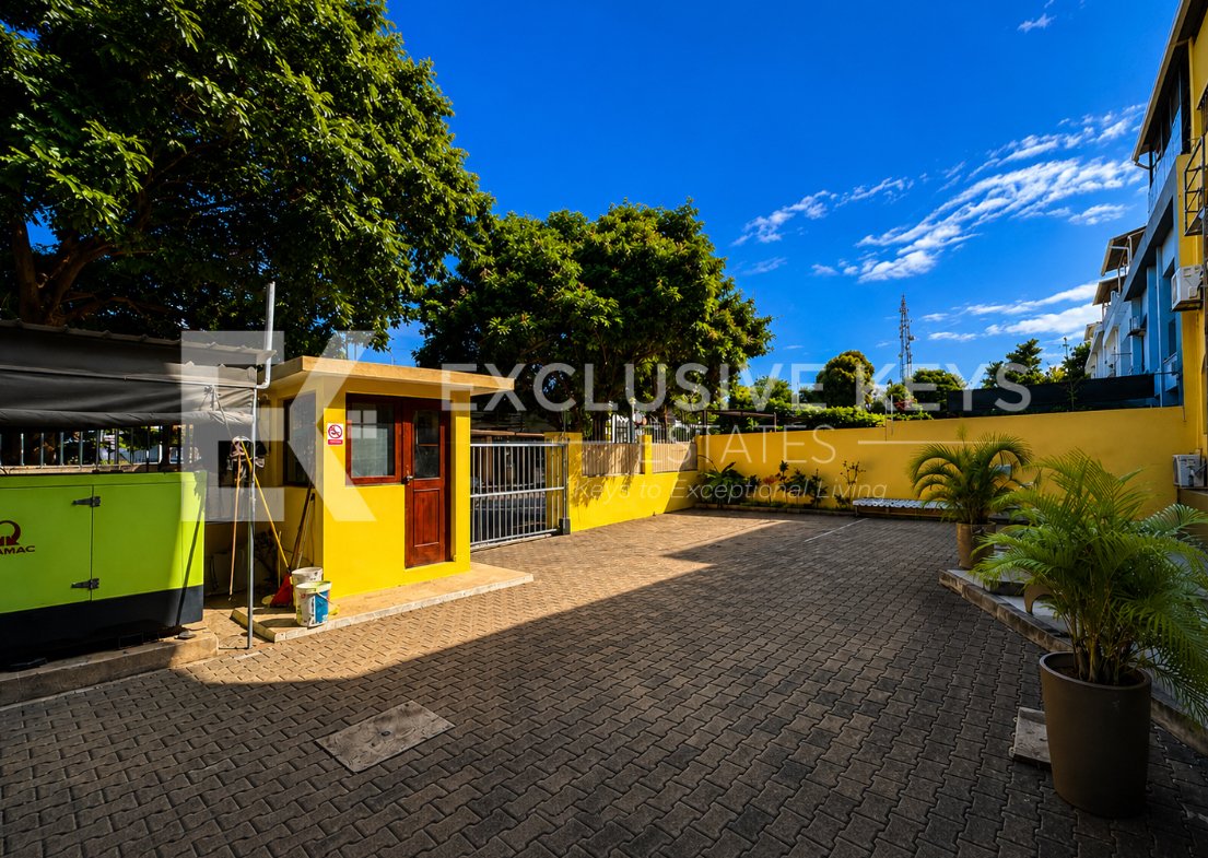 Moradia Institucional de Prestígio | Arrendamento Renda: USD 10.000/mês
