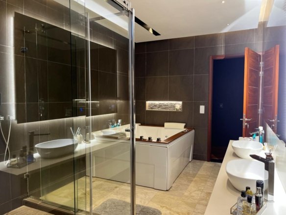 🏡 VENDE-SE MORADIA SUPER LUXUOSA | T4+ | 28.000.000 MZN