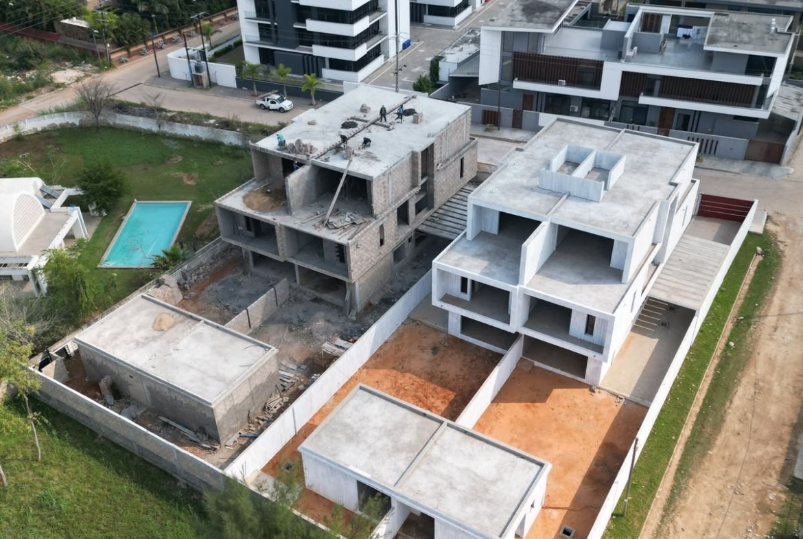 🏡 VENDE-SE MORADIA GEMINADA TP4 EM TOSCO – TRIUNFO NOVO