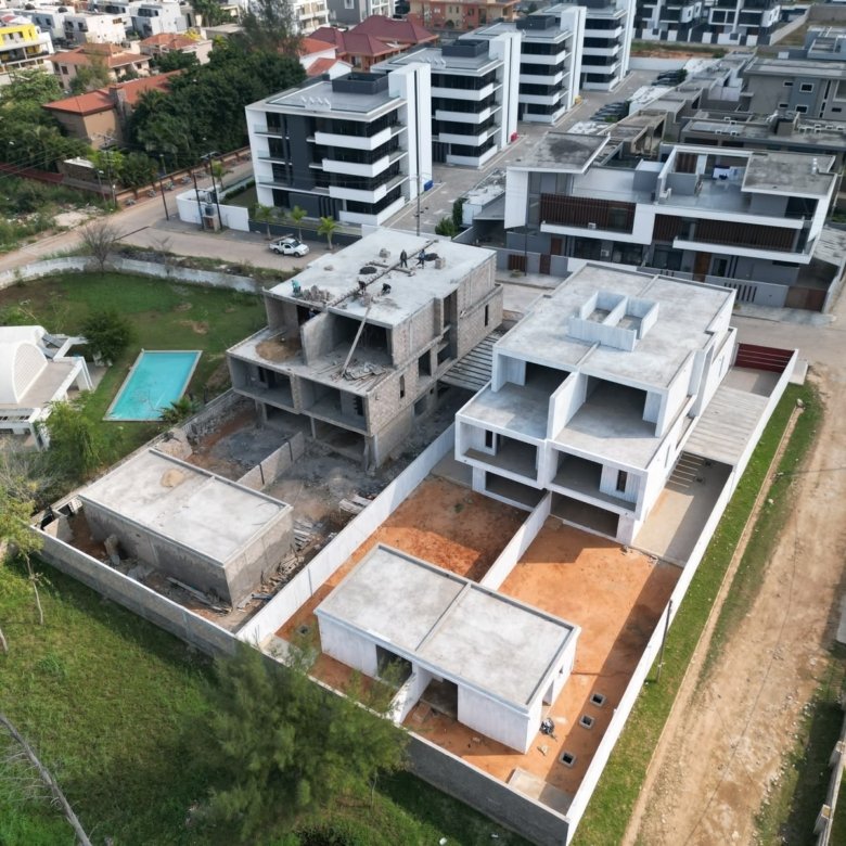 🏡 VENDE-SE MORADIA GEMINADA TP4 EM TOSCO – TRIUNFO NOVO
