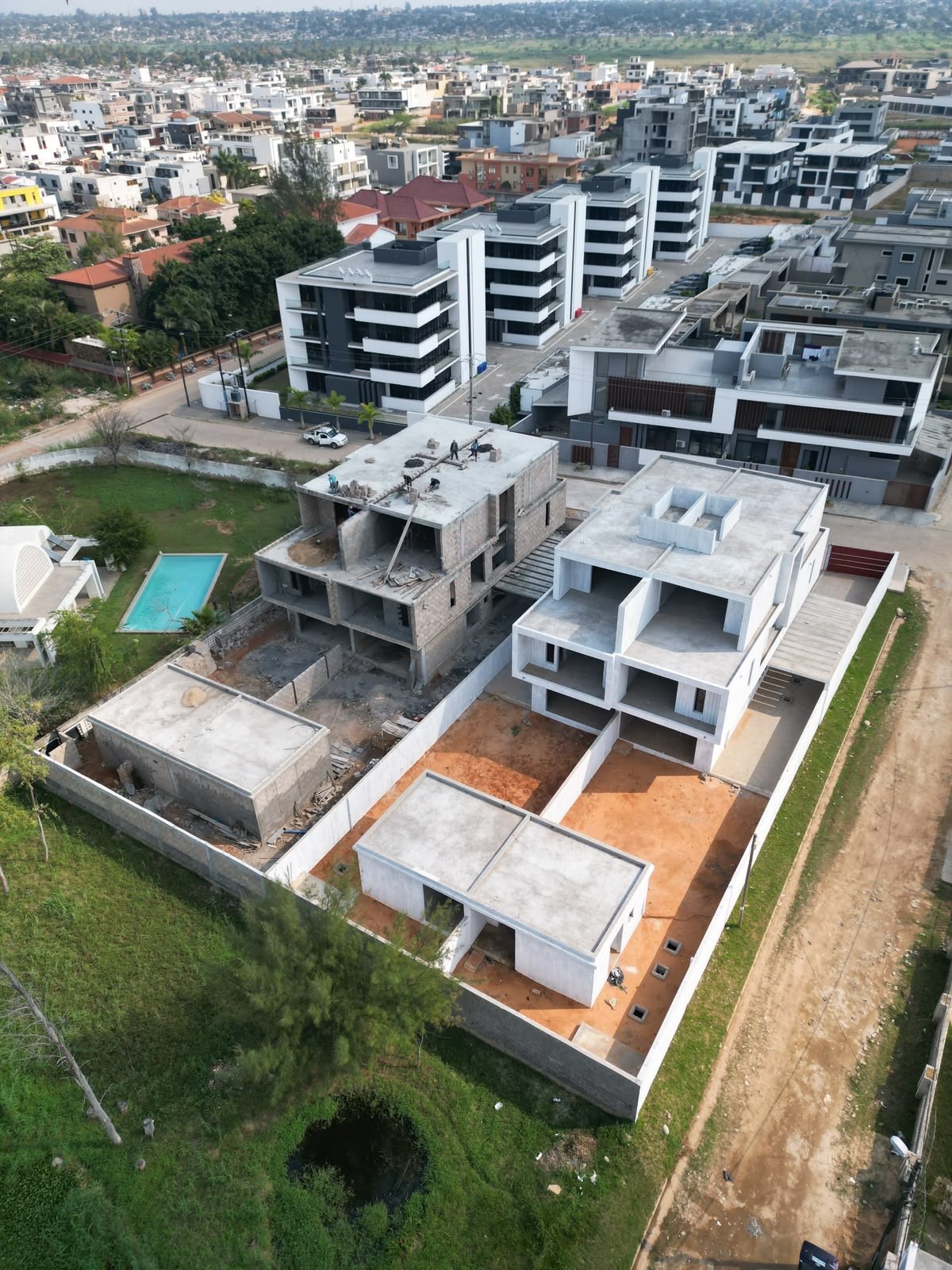 🏡 VENDE-SE MORADIA GEMINADA TP4 EM TOSCO – TRIUNFO NOVO