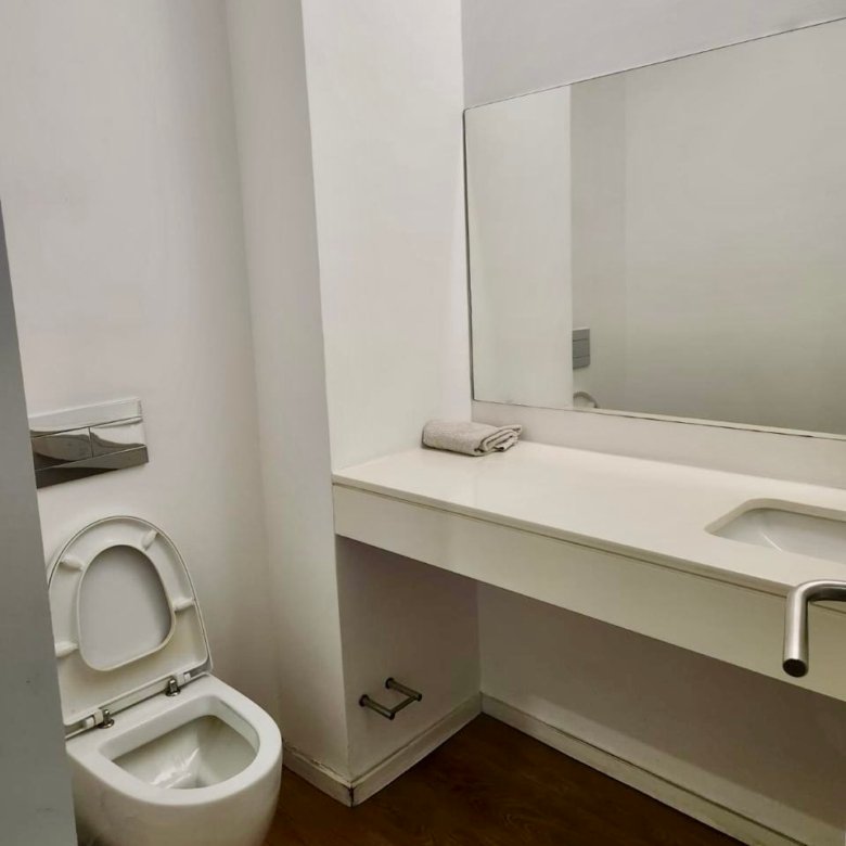 SUPER LUXURIOUS 4-BEDROOM APARTMENT FOR RENT – POLANA