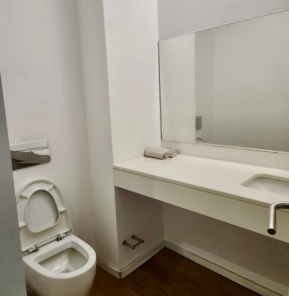 SUPER LUXURIOUS 4-BEDROOM APARTMENT FOR RENT – POLANA