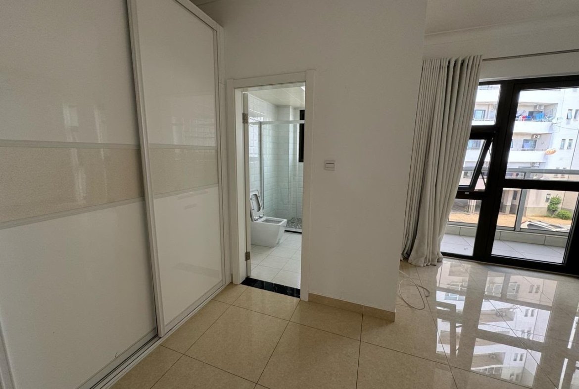 ARRENDA-SE MORADIA T5 | CONDOMÍNIO | BAIRRO DO MARÍTIMO