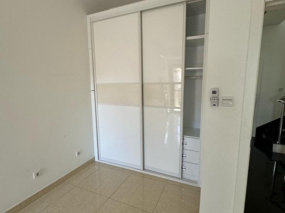 ARRENDA-SE MORADIA T5 | CONDOMÍNIO | BAIRRO DO MARÍTIMO