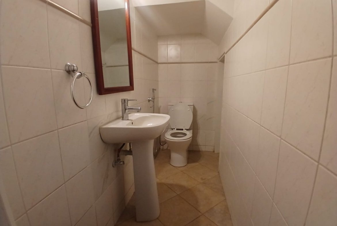 Moradia T4+1 com Piscina para Arrendamento | Sommerschield