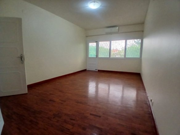 Moradia T4+1 com Piscina para Arrendamento | Sommerschield
