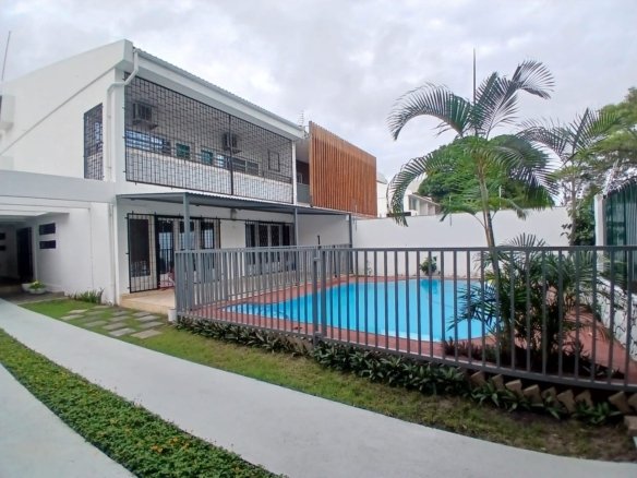 Moradia T4+1 com Piscina para Arrendamento | Sommerschield