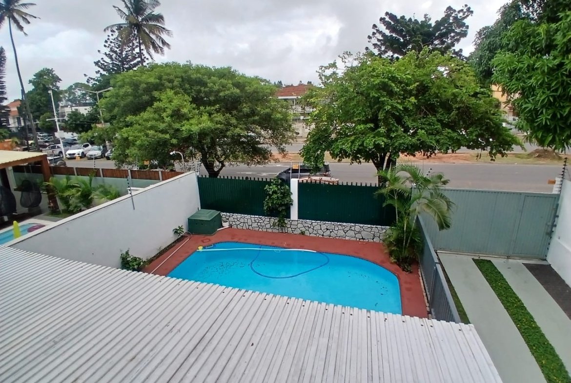 Moradia T4+1 com Piscina para Arrendamento | Sommerschield