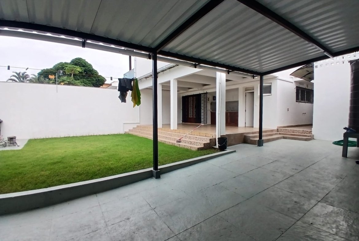 Moradia T4+1 com Piscina para Arrendamento | Sommerschield