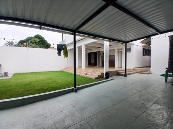 Moradia T4+1 com Piscina para Arrendamento | Sommerschield