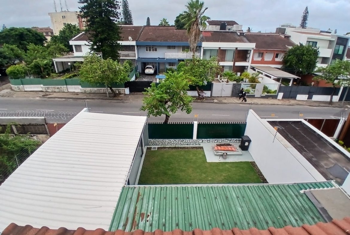 Moradia T4+1 com Piscina para Arrendamento | Sommerschield