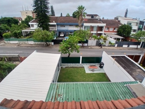 Moradia T4+1 com Piscina para Arrendamento | Sommerschield