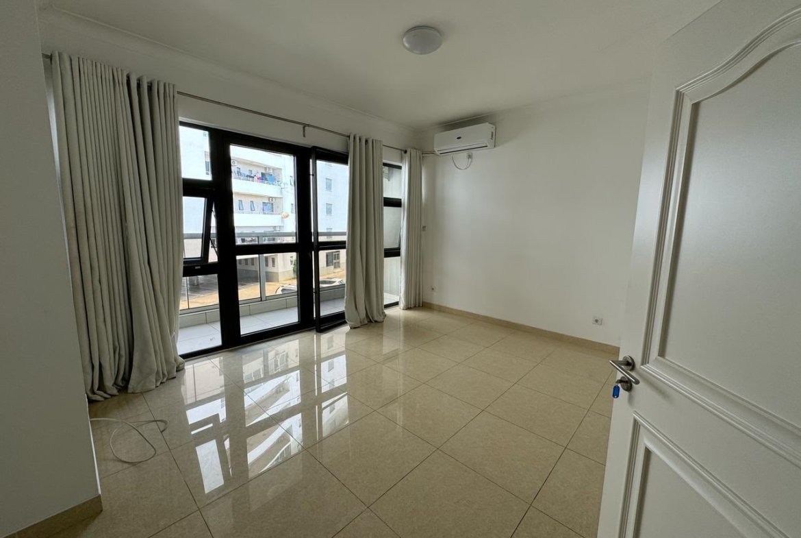ARRENDA-SE MORADIA T5 | CONDOMÍNIO | BAIRRO DO MARÍTIMO