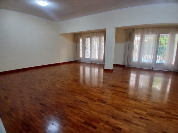 Moradia T4+1 com Piscina para Arrendamento | Sommerschield