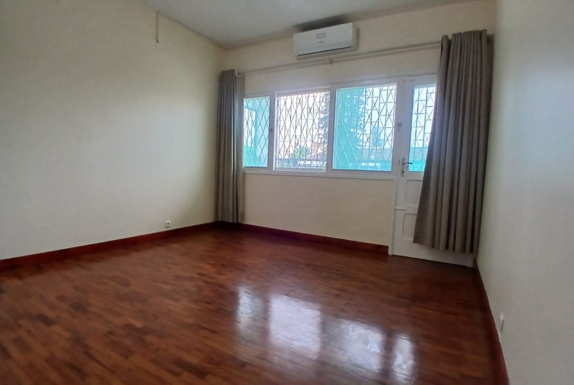 Moradia T4+1 com Piscina para Arrendamento | Sommerschield