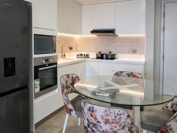 Apartamento T1 Mobilado com Vista para o Mar – Condomínio Parkmoza