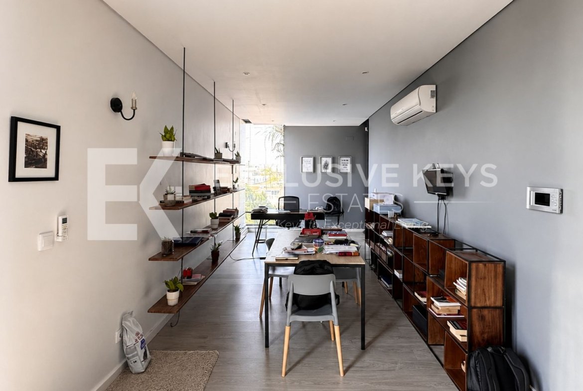 Moradia Contemporânea T4 com Piscina, Jardim e Quatro Suítes