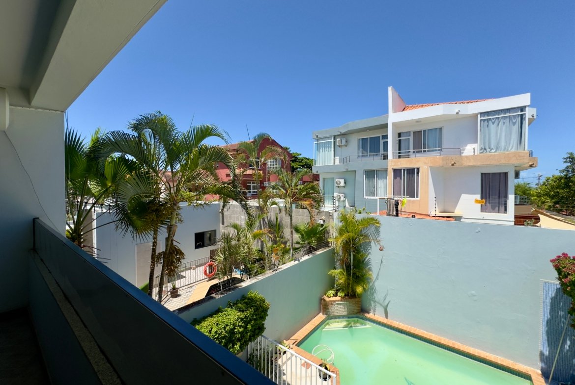 Moradia Geminada T4 com Piscina | Próxima à Escola Portuguesa