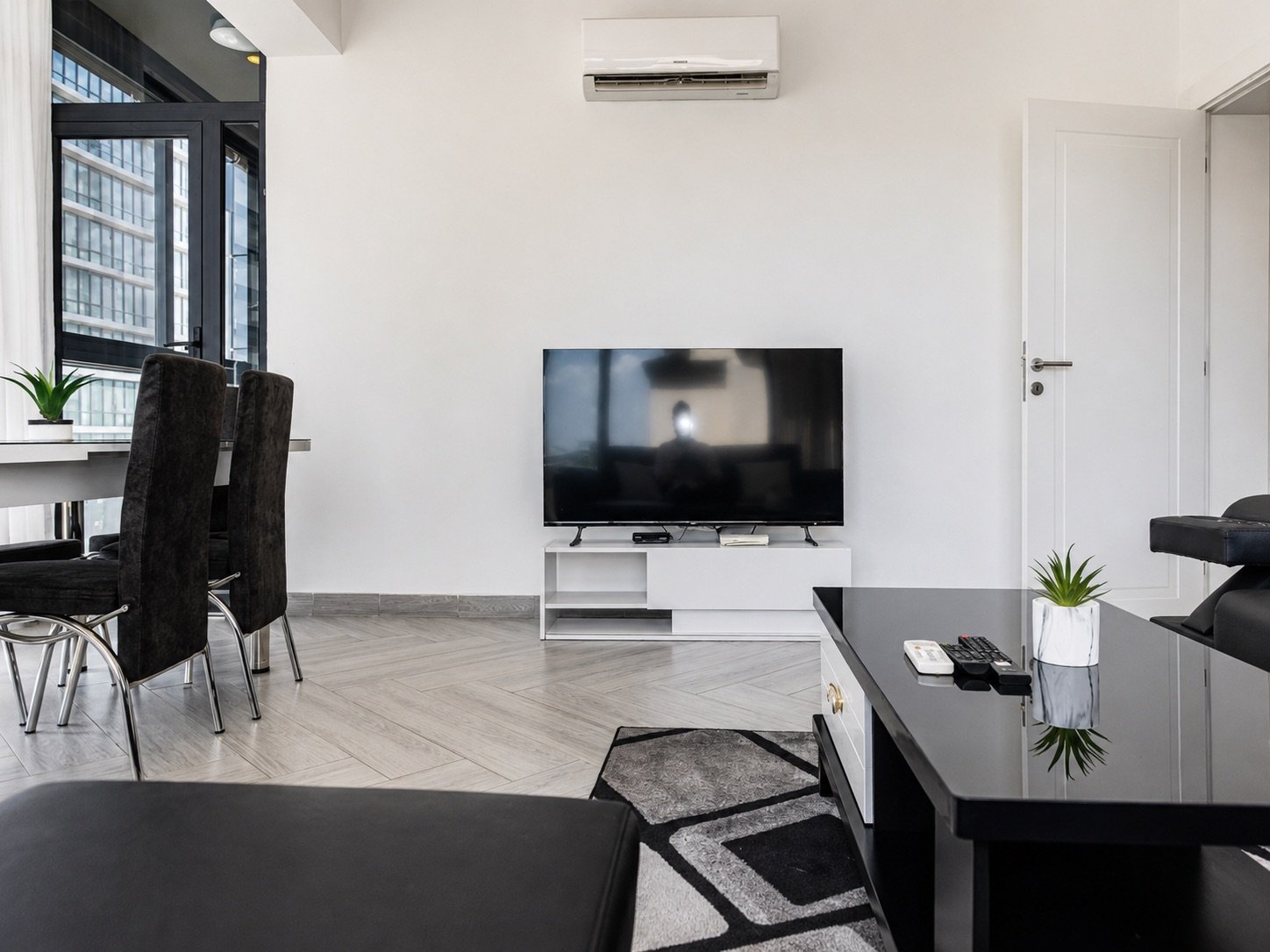 Apartamento T2 Mobilado – Condomínio Toprak | Av. Julius Nyerere