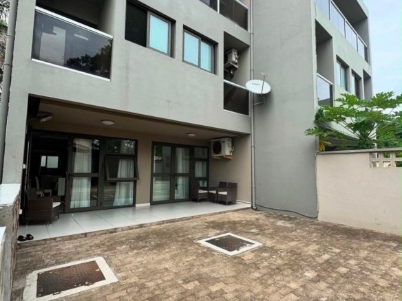 ARRENDA-SE MORADIA T5 | CONDOMÍNIO | BAIRRO DO MARÍTIMO