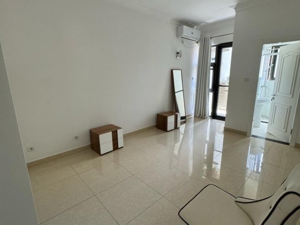 ARRENDA-SE MORADIA T5 | CONDOMÍNIO | BAIRRO DO MARÍTIMO