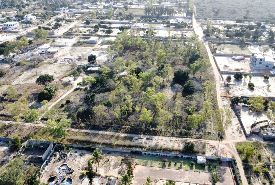 Lotes de 900 m² à Venda em Cumbeza – Próximos da EN1