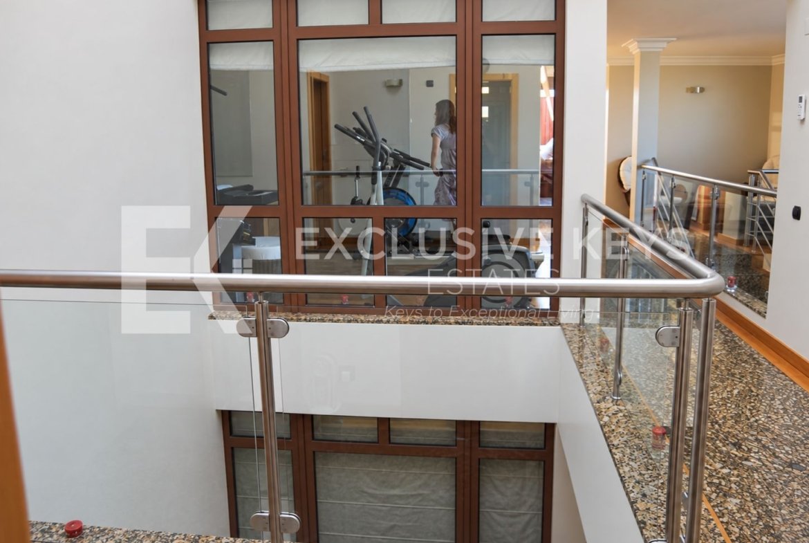 Moradia de Luxo T5 na Sommerschield — Venda e Arrendamento