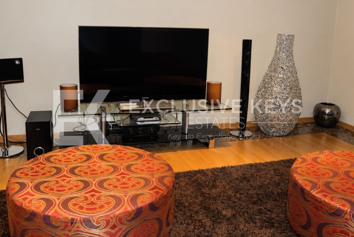 Moradia de Luxo T5 na Sommerschield — Venda e Arrendamento