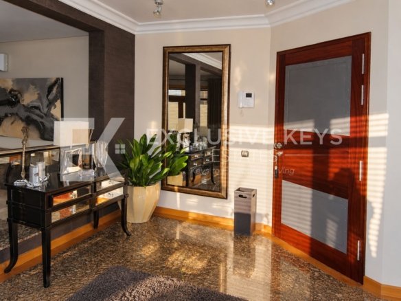 Moradia de Luxo T5 na Sommerschield — Venda e Arrendamento