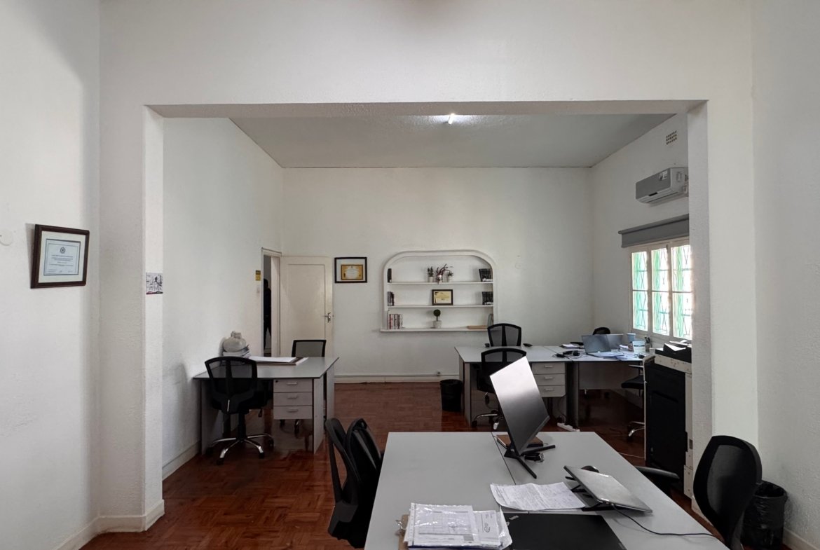 🏢 Moradia Geminada para Escritórios