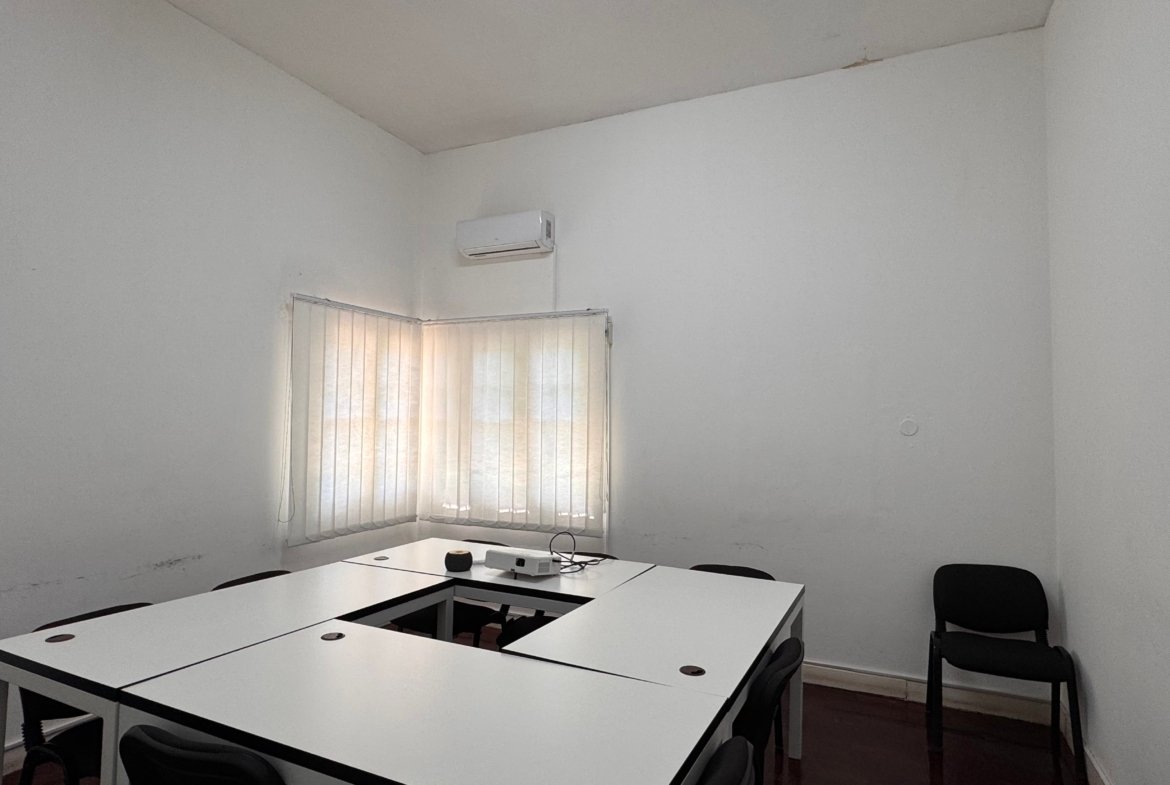 🏢 Moradia Geminada para Escritórios