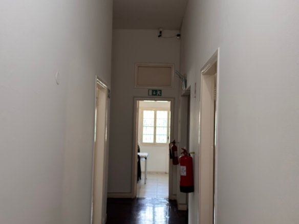 🏢 Moradia Geminada para Escritórios