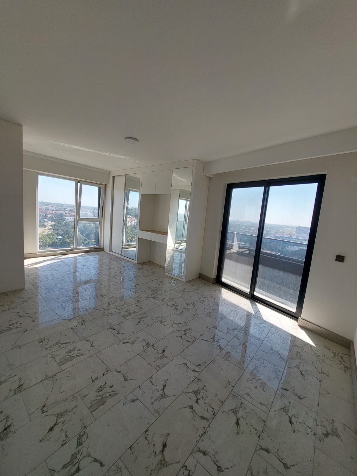 07271304-2fc1-48fd-a28c-e243010de2db 🏙️ APARTAMENTO T3 À VENDA | PARKMOZA