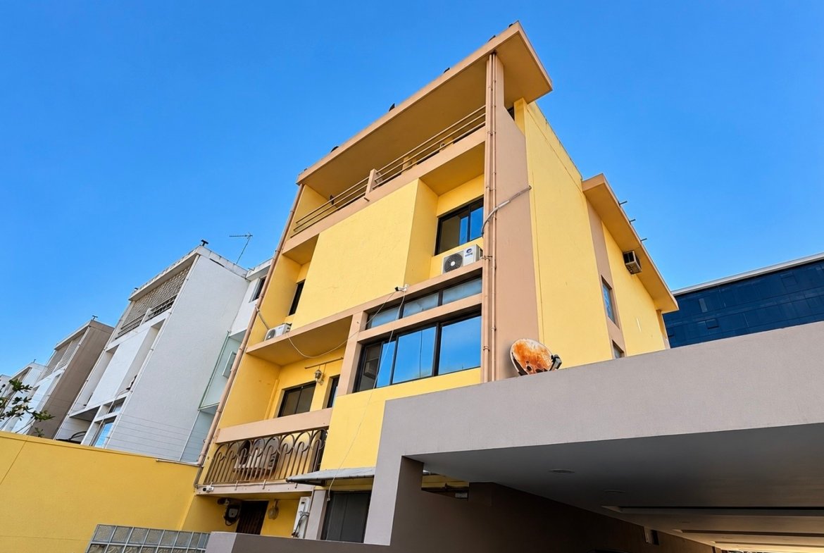 Moradia para Escritórios ou habitação no Bairro da Coop