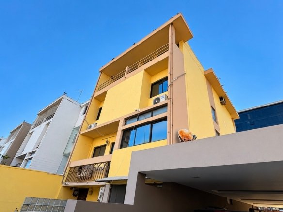 Moradia para Escritórios ou habitação no Bairro da Coop
