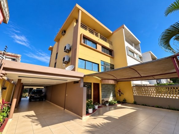 Moradia para Escritórios ou habitação no Bairro da Coop